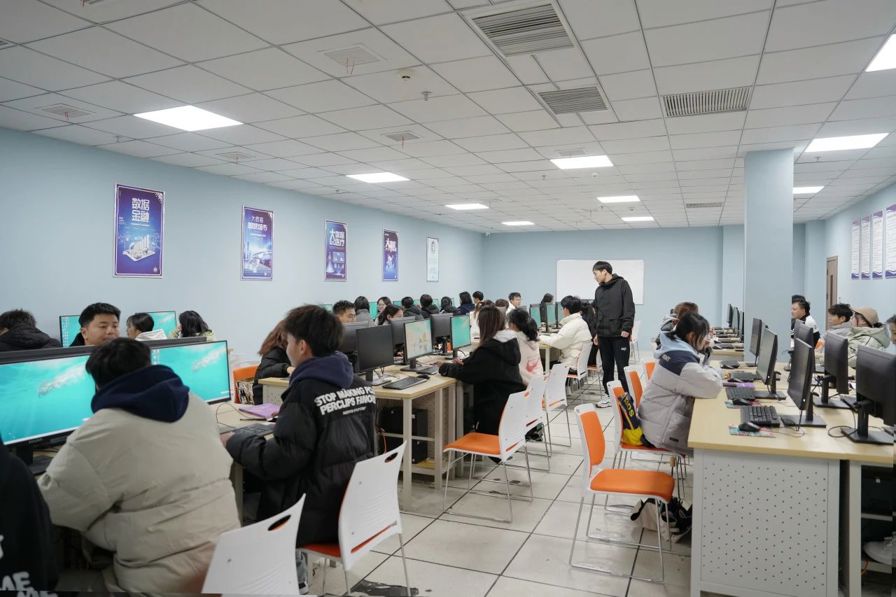 計算機應用技術的培訓與發展 從零基礎到職業化發展思路